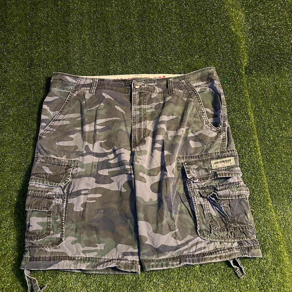 Union-bay Men's Green and Khaki Shorts